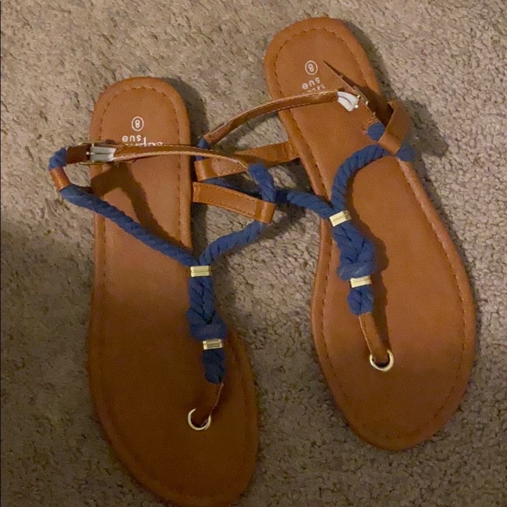 Women’s sandals